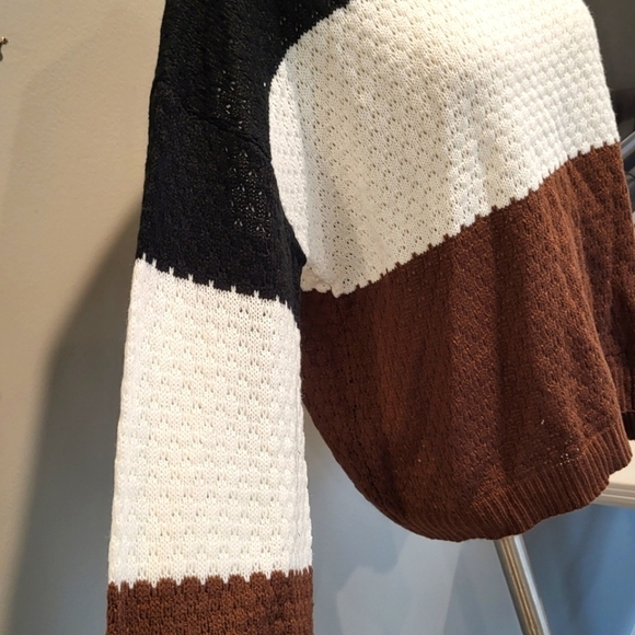 Color Block Sweater (lightweight) - Picture 3 of 4